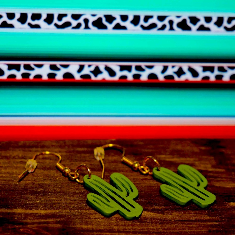 Beautiful hand crafted cactus earrings!🌵